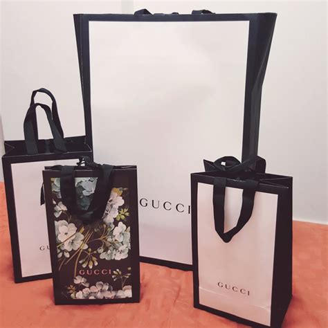 gucci spiegel|Gucci shopping bag.